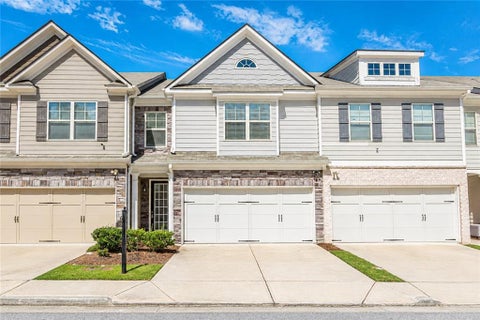 Townhouse For Sale - 5854 Radford Loop<br/> Fairburn, GA 30213