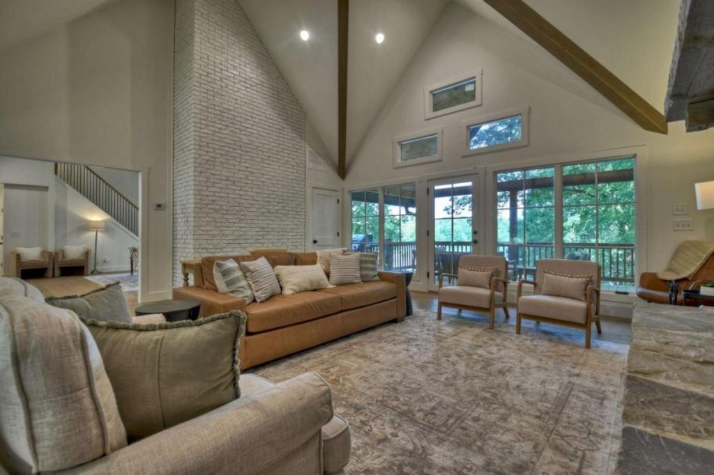 143 Heritage Point