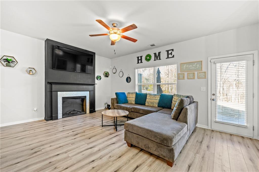 7492 Knoll Hollow Road, Lithonia, Georgia image 7