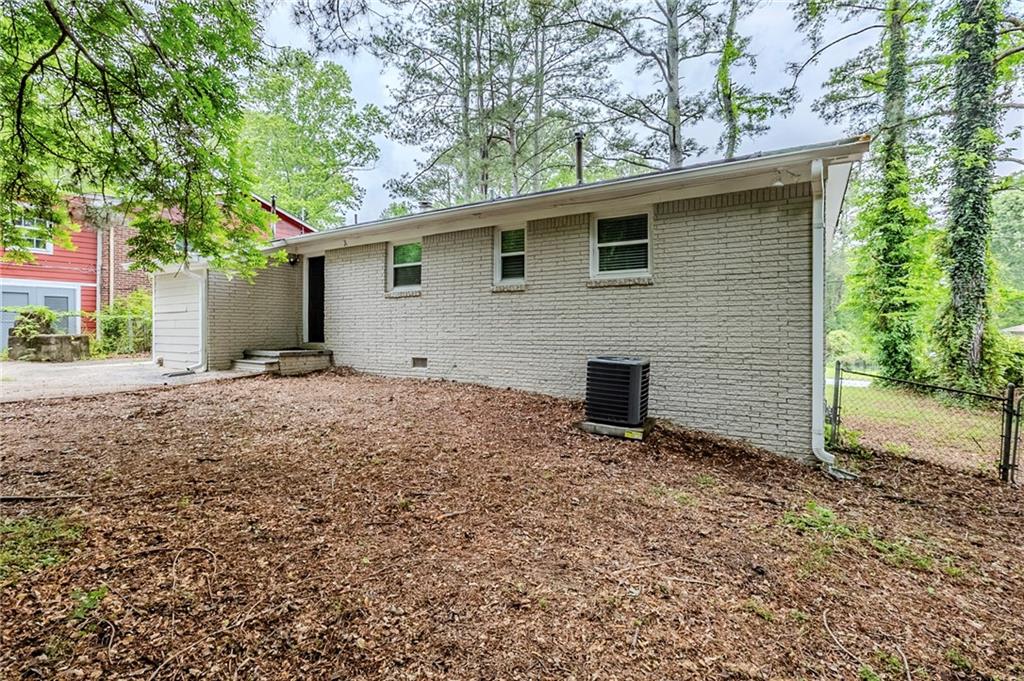 2796 Green Trail Drive, Atlanta, Georgia image 23