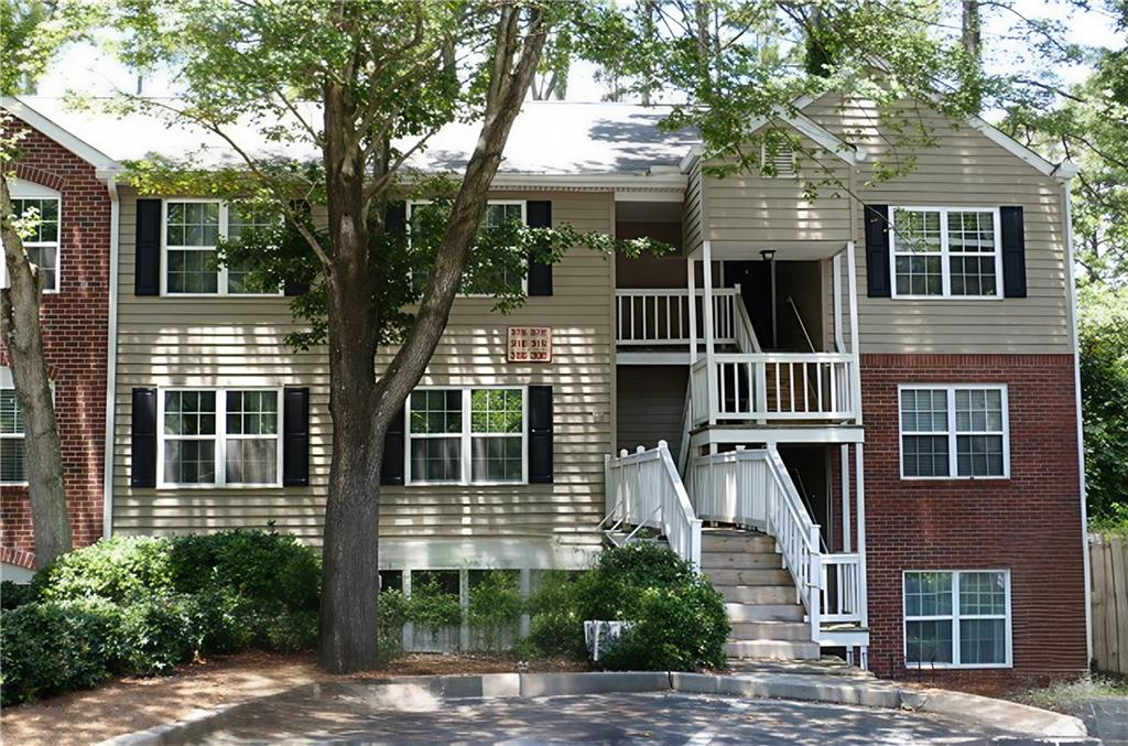 Fully Rebuilt 2BR/1BA Top-Floor Unit in Martin's Landing!
Welcome home to this beautifully rebuilt in 2023 top-floor condo, offering modern comfort and serene surroundings in the highly sought-after community of Martin's Landing. This 2-bedroom, 1-bath residence features brand-new interiors with updated finishes, an open layout, and abundant natural light—creating the perfect blend of style and function.
Located in one of Roswell’s most nature-rich neighborhoods, Martin's Landing offers an unmatched lifestyle with three recreation areas, including swimming pools, tennis courts, pickleball, playgrounds, and the lakeside River Lodge—a modern clubhouse and pool overlooking the tranquil Chattahoochee River.
Nature lovers will appreciate the lush greenbelts, winding, paved walking and biking trails, and peaceful creeks, ponds, and lakes, including the 53-acre Martin Lake and North Pond. Spend your days watching turtles and ducks, paddleboarding on the lake, or simply soaking in the beauty of the surrounding wildlife—from herons and hawks to deer and beavers.
Families will enjoy the convenience of Esther Jackson Elementary, an award-winning school located within the community.
Whether you're relaxing at the River Lodge pool with the river flowing beside you, or taking a quiet evening stroll around the lake, this condo offers the perfect retreat in a vibrant, active neighborhood.