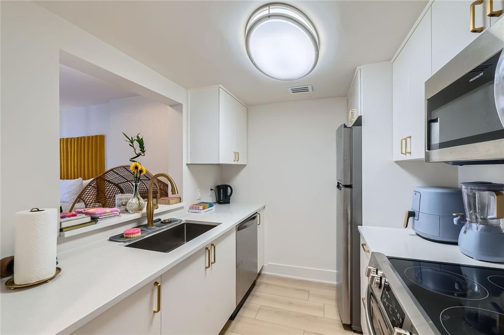 1280 W Peachtree Street NW 2601