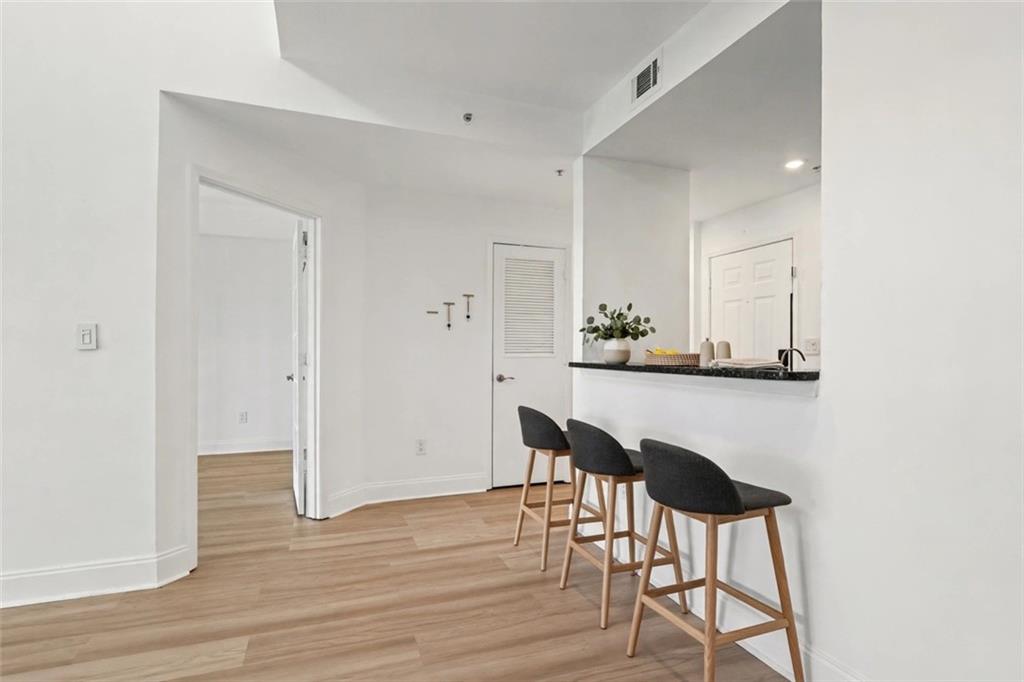 1075 NE Peachtree Walk A517