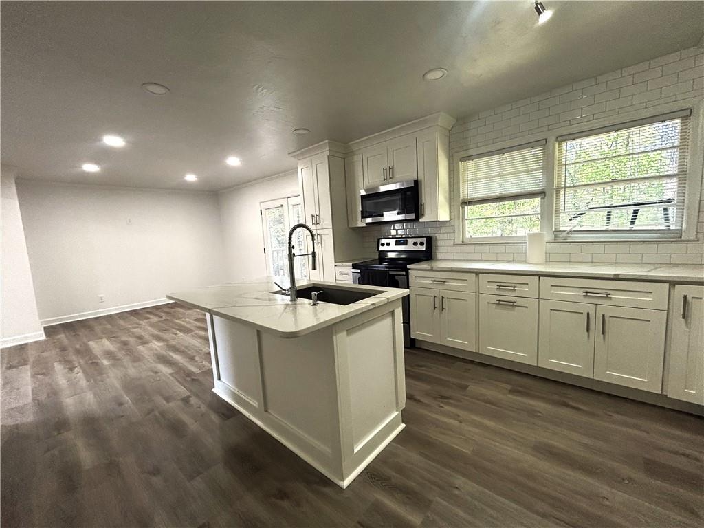 185 Maple Wood Drive, Lawrenceville, Georgia image 12