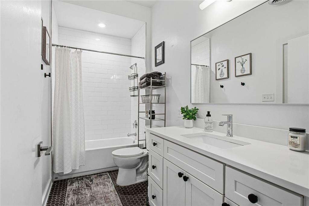 260 18th Street NW 10205