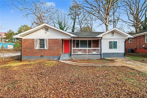 Photo of 1848 Pinedale Place, Decatur, GA 30032 (MLS # 7699351)