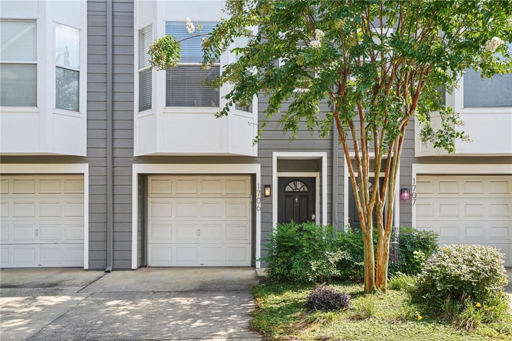 951 Glenwood Avenue SE 1706