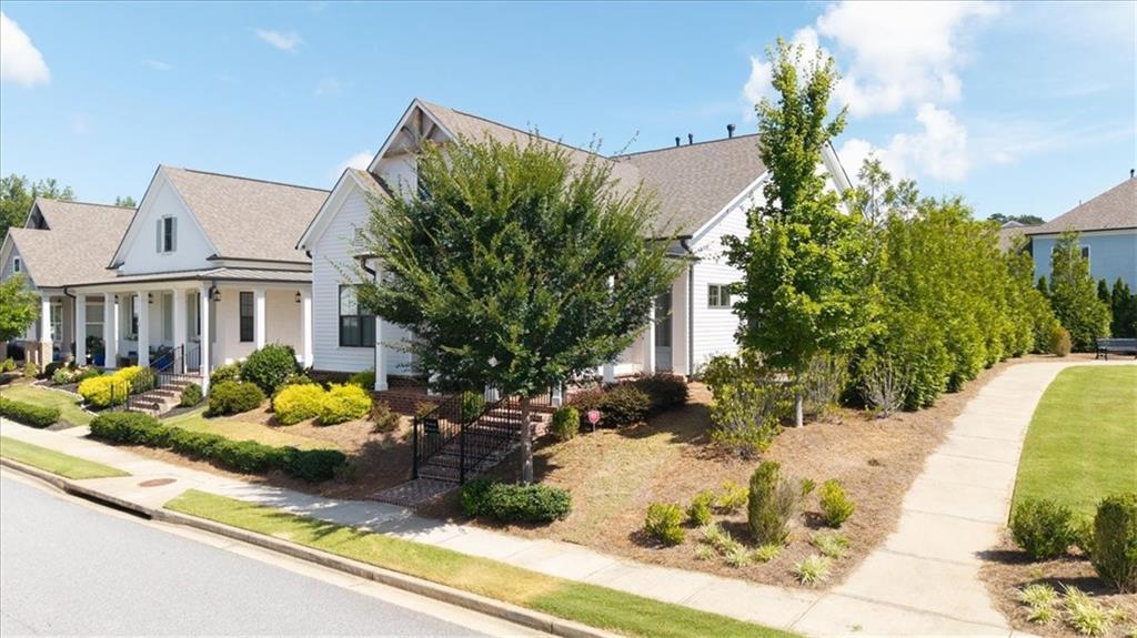 302 MCDANIEL Place