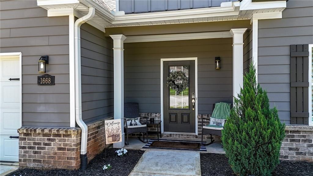 1668 Carriage Court
