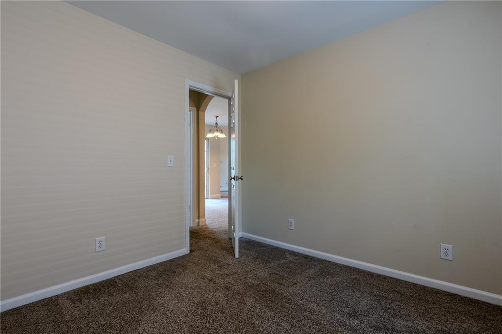 152 Stoneforest Drive, Woodstock, Georgia image 11