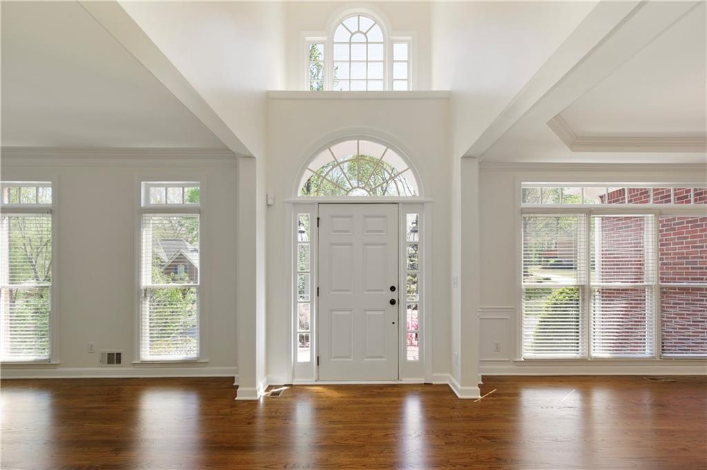 701 Vinings Estates Drive, Smyrna, Georgia image 11
