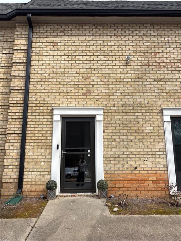 280 Winding River Road E E