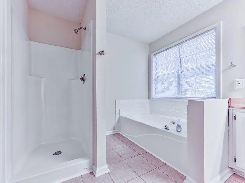 Woodstock, Georgia 30189, United States, 4 Bedrooms Bedrooms, ,3 BathroomsBathrooms,Residential,Active,191460