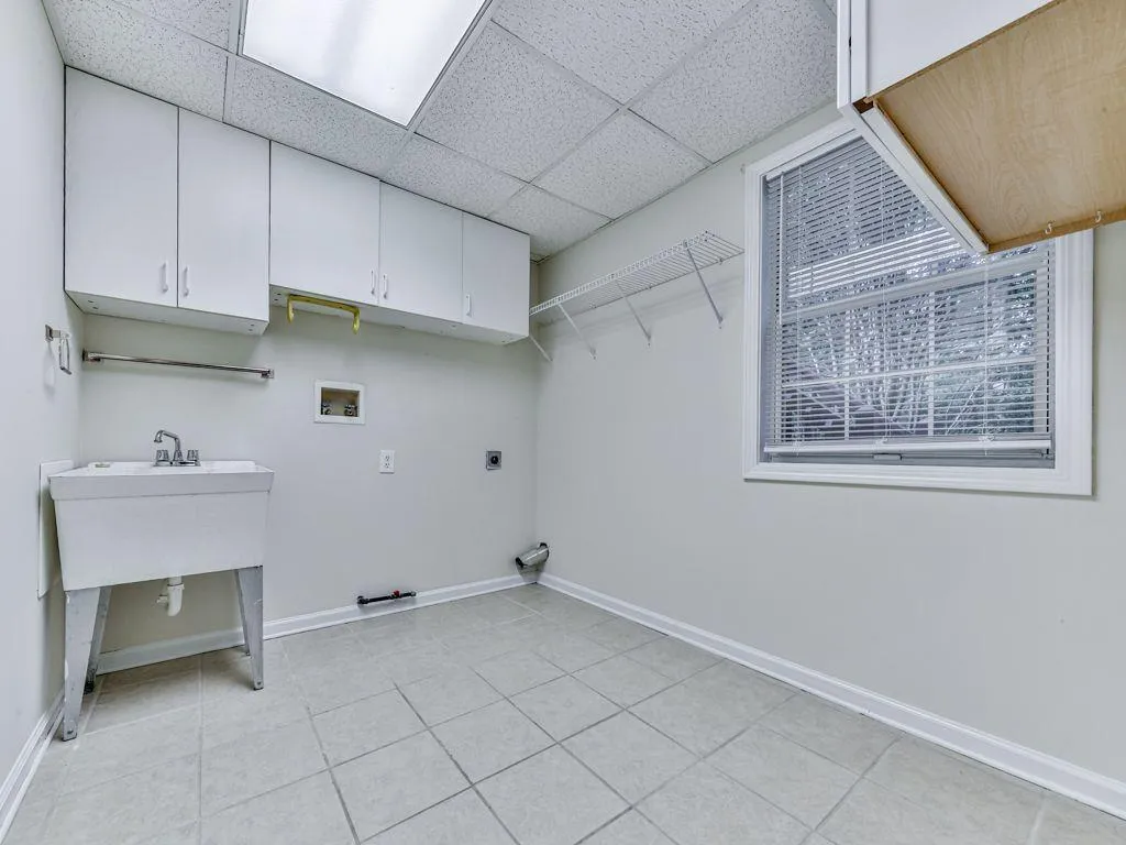 Woodstock, Georgia 30189, United States, 4 Bedrooms Bedrooms, ,3 BathroomsBathrooms,Residential,Active,191460