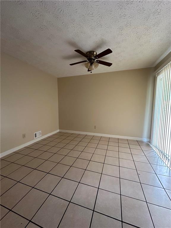 213 Peartree Lane, Riverdale, Georgia image 6
