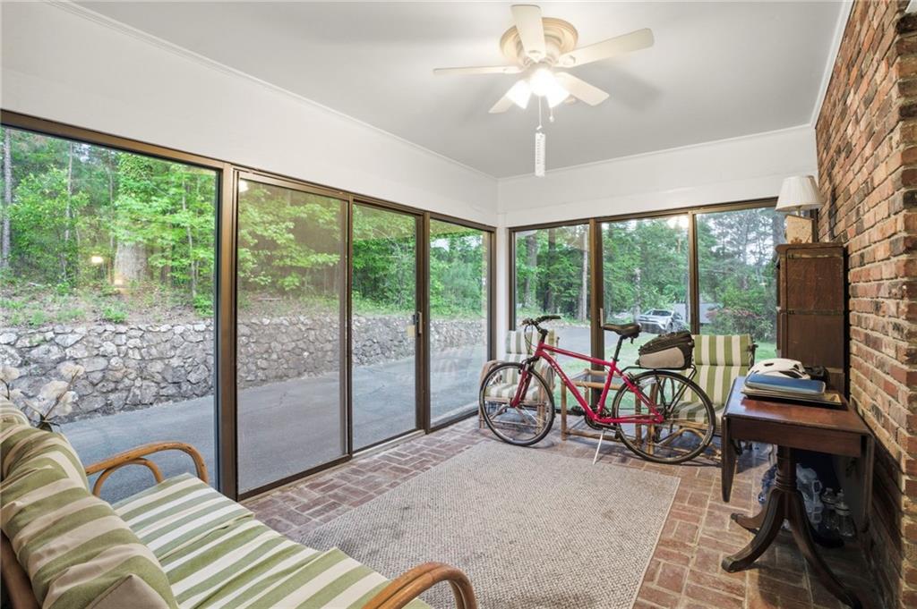 513 E 11th Street SE