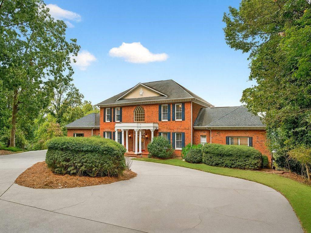 725 Mountain View Circle