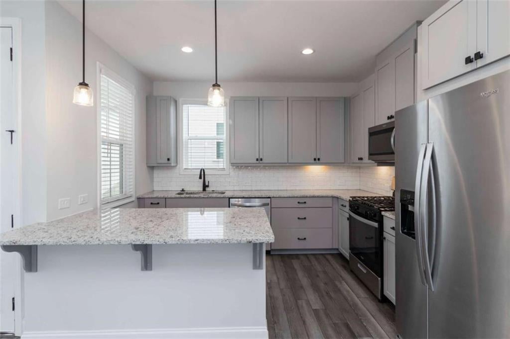 2000 Harvest Pond Circle 2094 - BRAMBLE