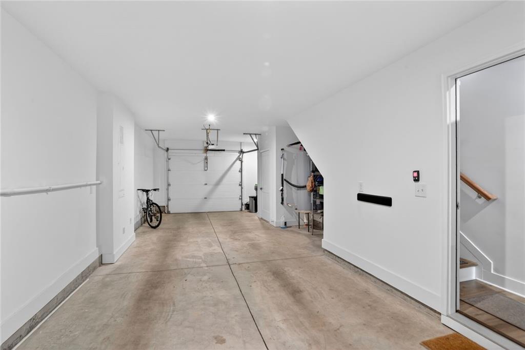 1072 Crest Circle SE