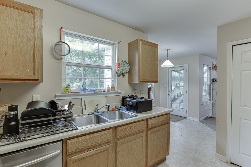 542 Bishop Court, Commerce, Georgia image 12