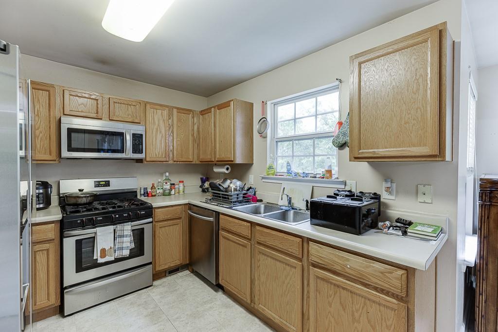 542 Bishop Court, Commerce, Georgia image 10