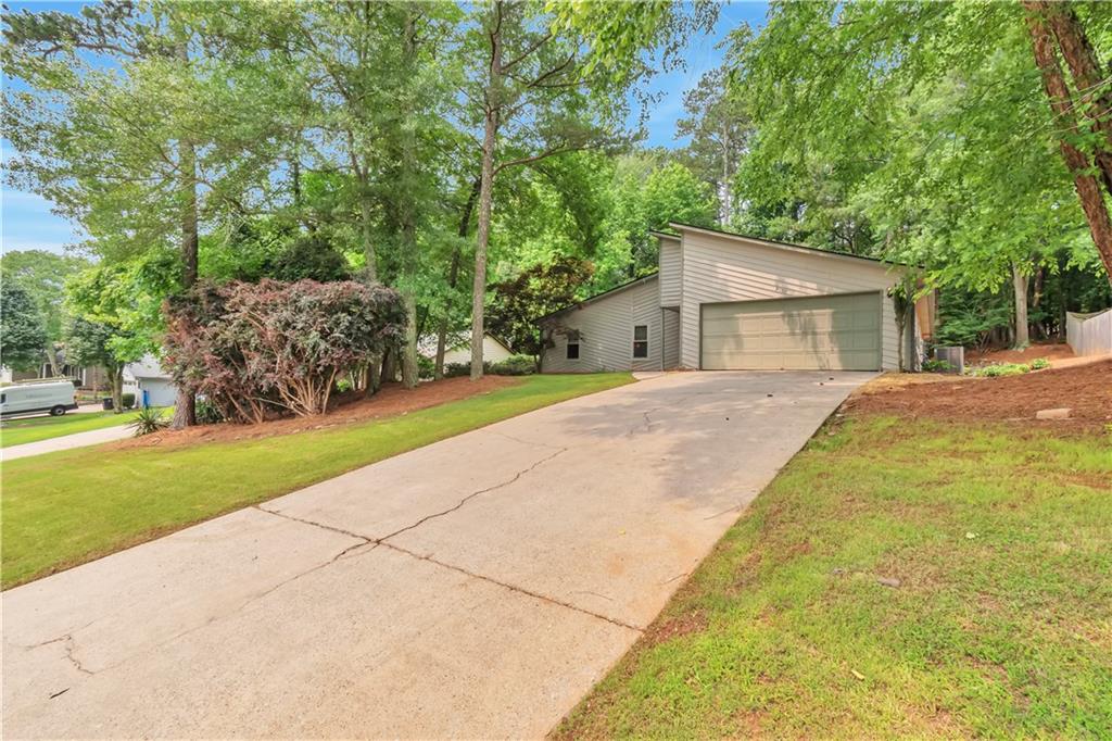 2000 Kristian Way, Roswell, Georgia image 2