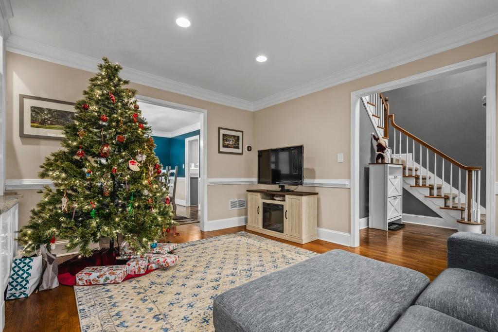 1358 Fallsbrook Way, Acworth, Georgia image 6