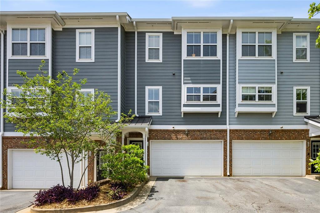 306 Carlyle Park Drive NE