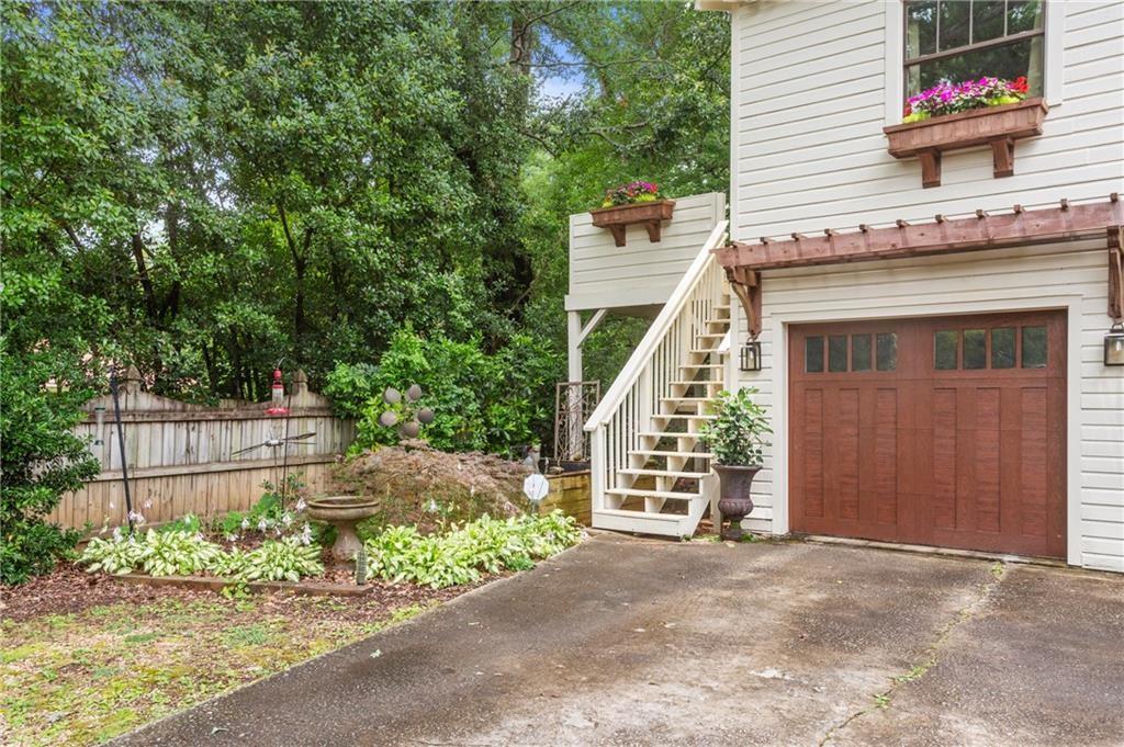 1032 Oakdale Road 1