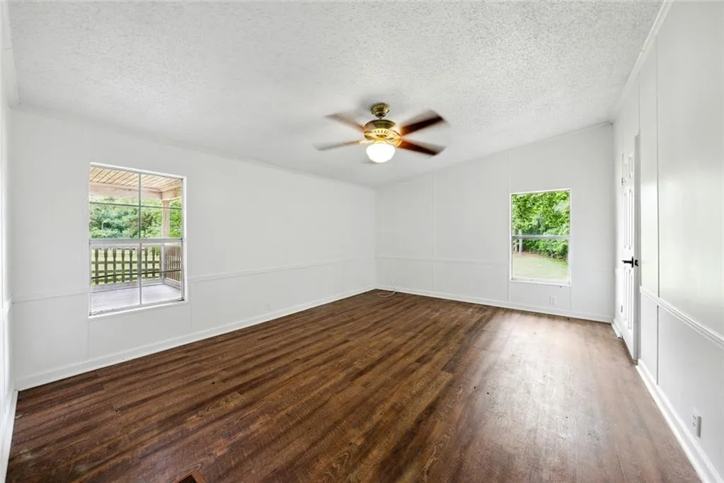 Canton, Georgia 30114, United States, 6 Bedrooms Bedrooms, ,4 BathroomsBathrooms,Residential,Pending,141836