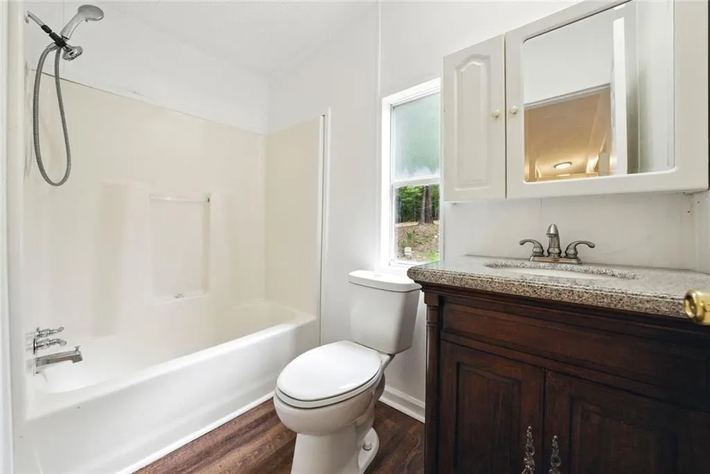 Canton, Georgia 30114, United States, 6 Bedrooms Bedrooms, ,4 BathroomsBathrooms,Residential,Pending,141836