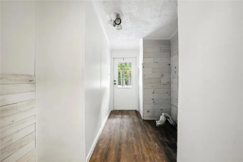 Canton, Georgia 30114, United States, 6 Bedrooms Bedrooms, ,4 BathroomsBathrooms,Residential,Pending,141836