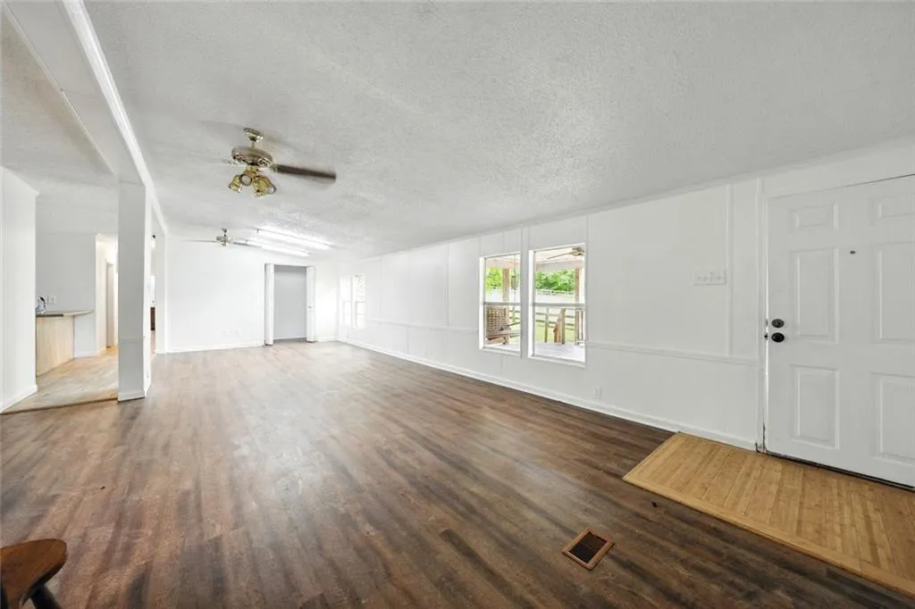 Canton, Georgia 30114, United States, 6 Bedrooms Bedrooms, ,4 BathroomsBathrooms,Residential,Pending,141836