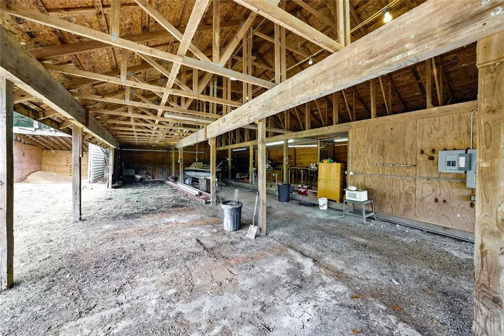 Canton, Georgia 30114, United States, 6 Bedrooms Bedrooms, ,4 BathroomsBathrooms,Residential,Pending,141836