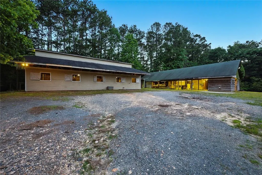 Canton, Georgia 30114, United States, 6 Bedrooms Bedrooms, ,4 BathroomsBathrooms,Residential,Pending,141836