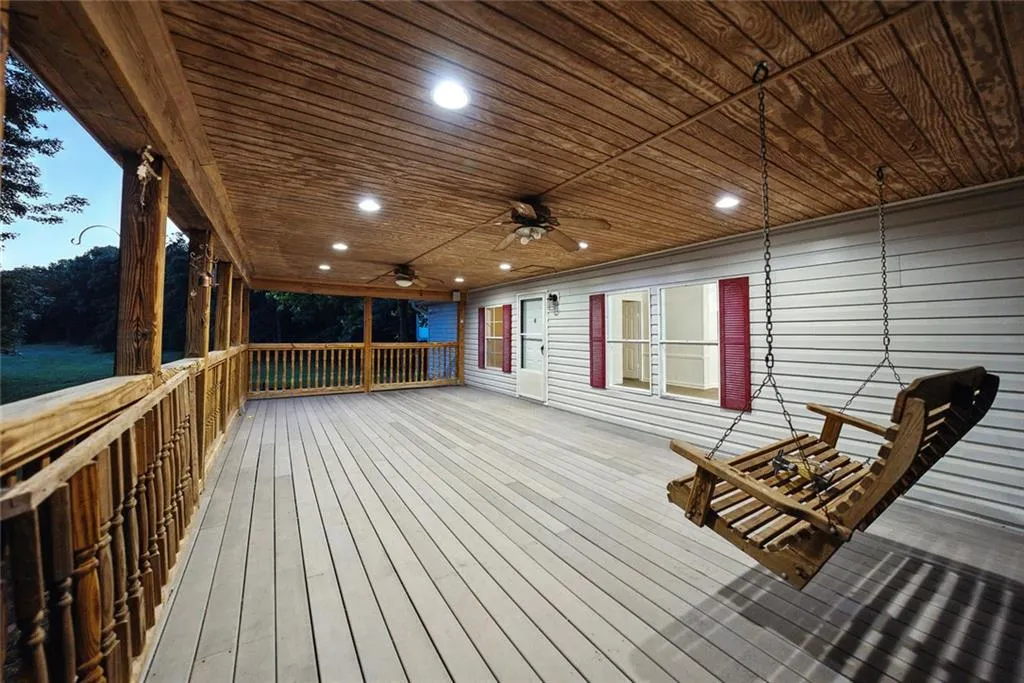 Canton, Georgia 30114, United States, 6 Bedrooms Bedrooms, ,4 BathroomsBathrooms,Residential,Pending,141836