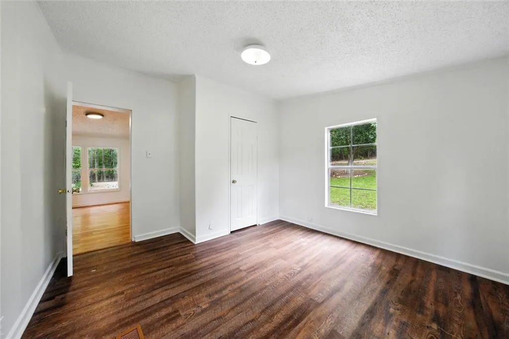 Canton, Georgia 30114, United States, 6 Bedrooms Bedrooms, ,4 BathroomsBathrooms,Residential,Pending,141836