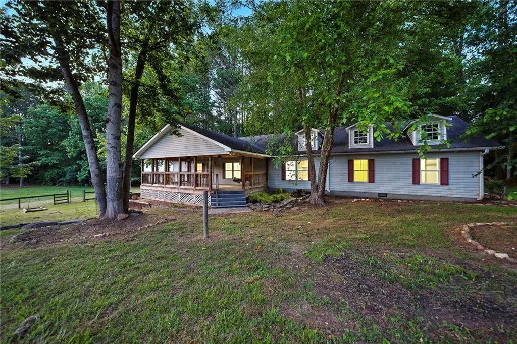 Canton, Georgia 30114, United States, 6 Bedrooms Bedrooms, ,4 BathroomsBathrooms,Residential,Pending,141836