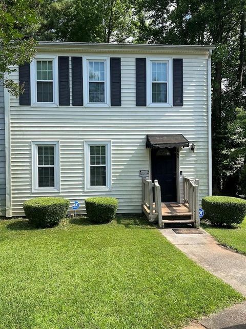Townhouse For Sale - 355 Pin Oak Court<br/> Cobb County, Marietta, GA 30008