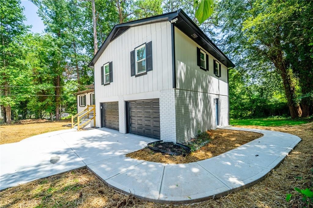 1158 Research Drive NE