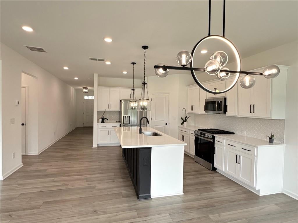 207 Foxhill Drive