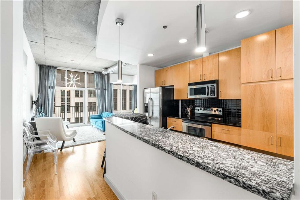 943 Peachtree Street NE 1009