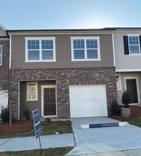 Townhouse For Sale - 3012 Osier Circle<br/> Douglasville, GA 30135