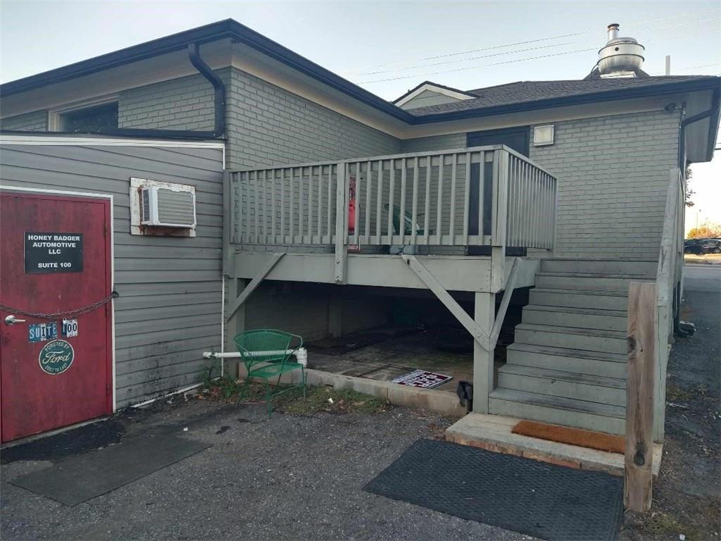 102 Powers Ferry Road SE