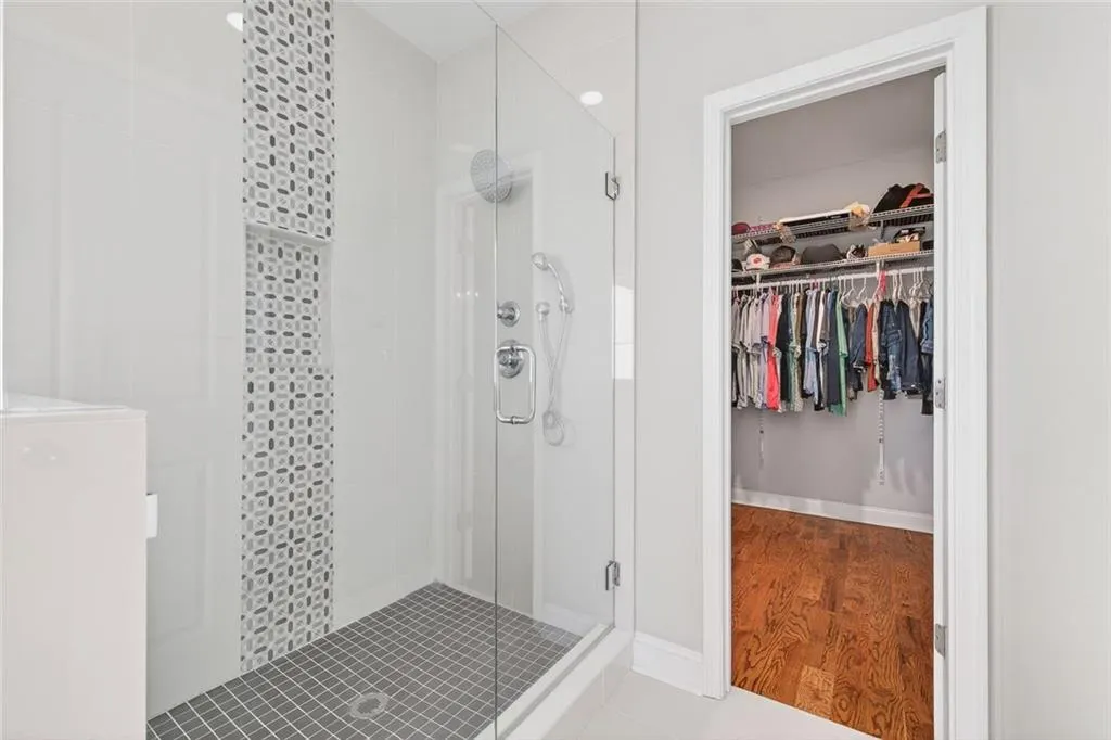 Atlanta, Georgia 30317, United States, 4 Bedrooms Bedrooms, ,4 BathroomsBathrooms,Residential,Active,254103