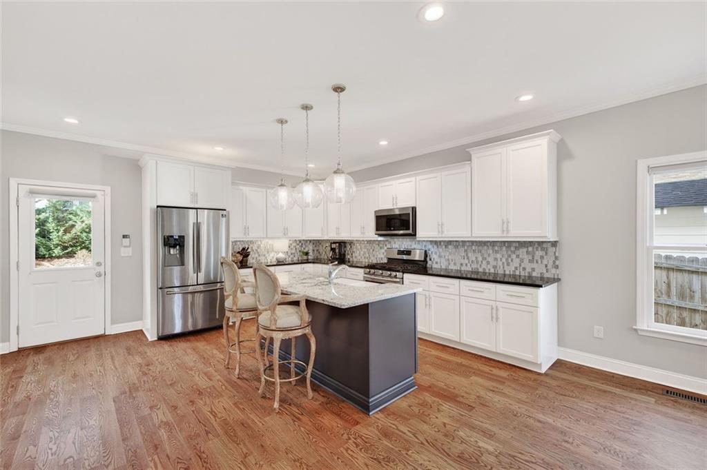 208 Mellrich Avenue NE