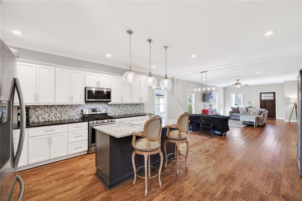 208 Mellrich Avenue NE