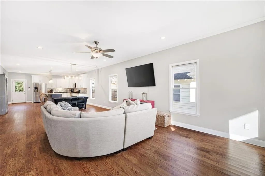 Atlanta, Georgia 30317, United States, 4 Bedrooms Bedrooms, ,4 BathroomsBathrooms,Residential,Active,254103