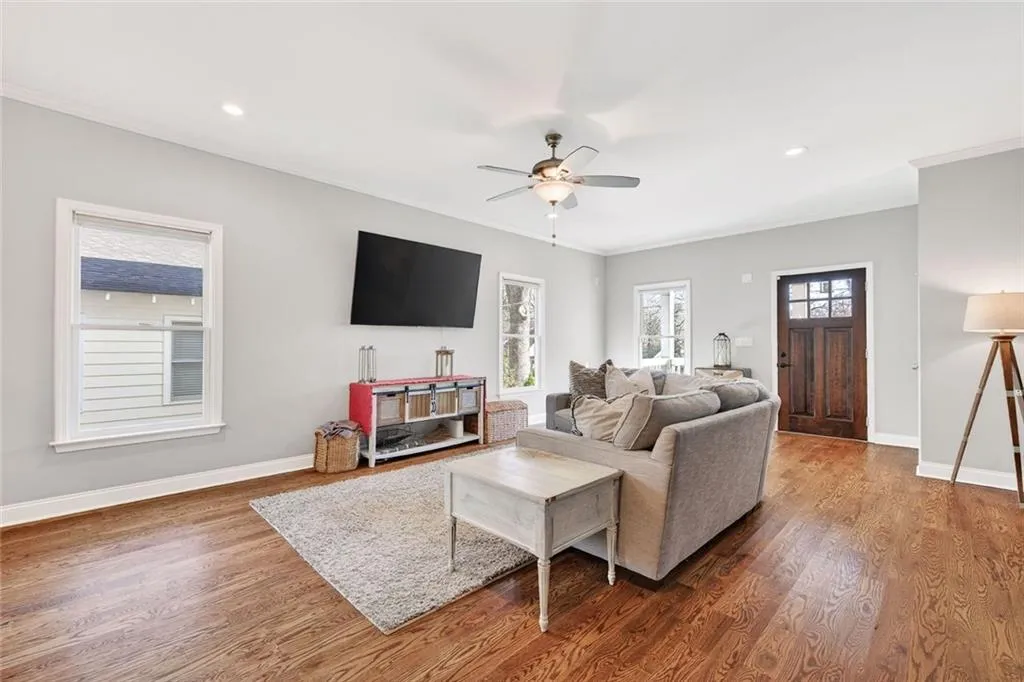 Atlanta, Georgia 30317, United States, 4 Bedrooms Bedrooms, ,4 BathroomsBathrooms,Residential,Active,254103