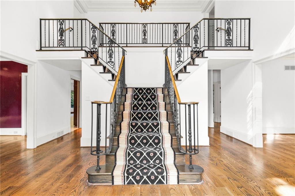 550 Atlanta Country Club Drive SE